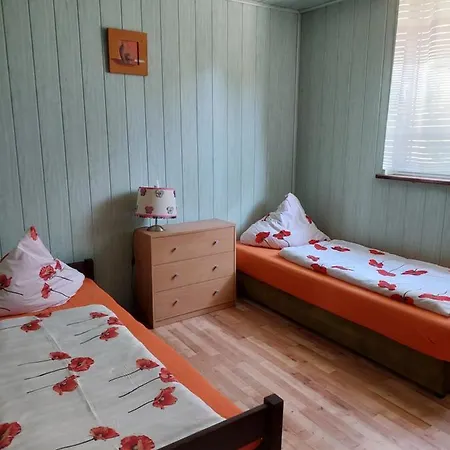 Nad Stawem Farm stay *